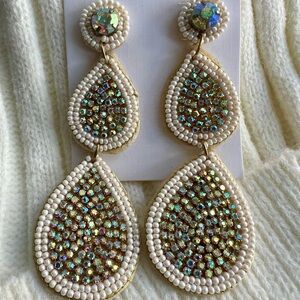 🤗NEW🤗Women’s Elegant Beaded Drop Earrings
